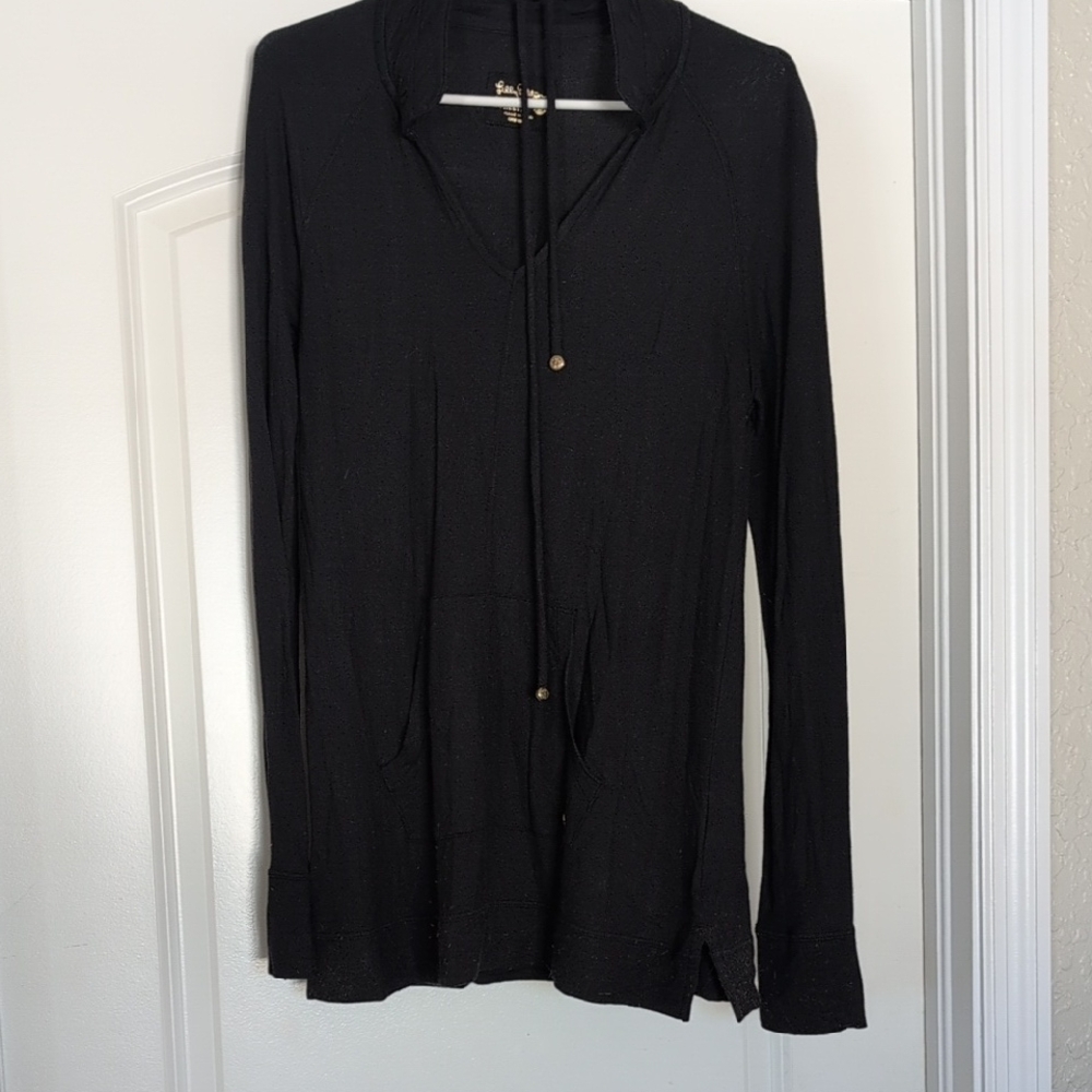 Lilly Pulitzer Black Long Sleeve Pop Over Size M